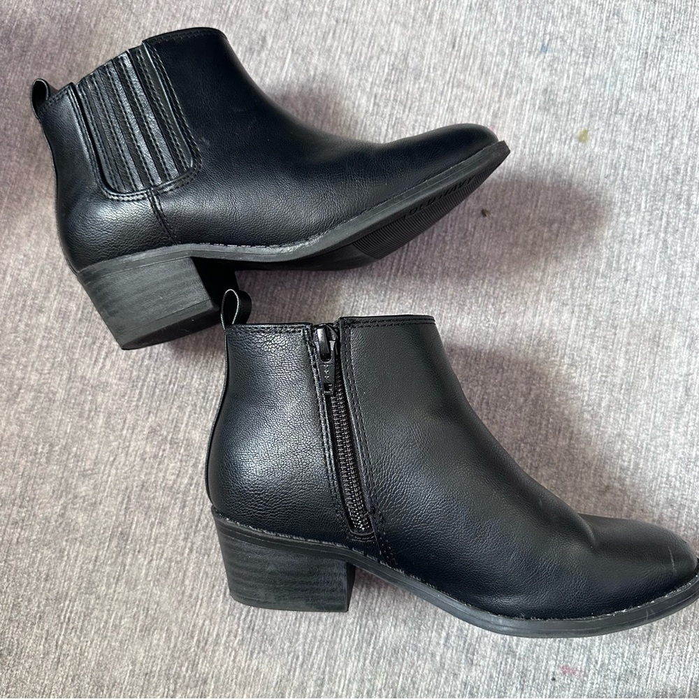 Old Navy Girls Black Leather Boots Booties with Side Zipper